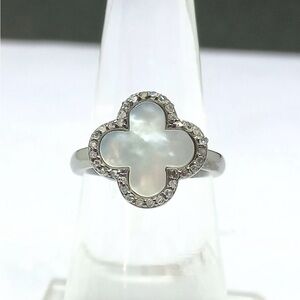 Mother of Pearl Clover Ring